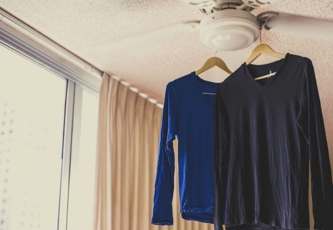 como quitar el olor a humedad de la ropa