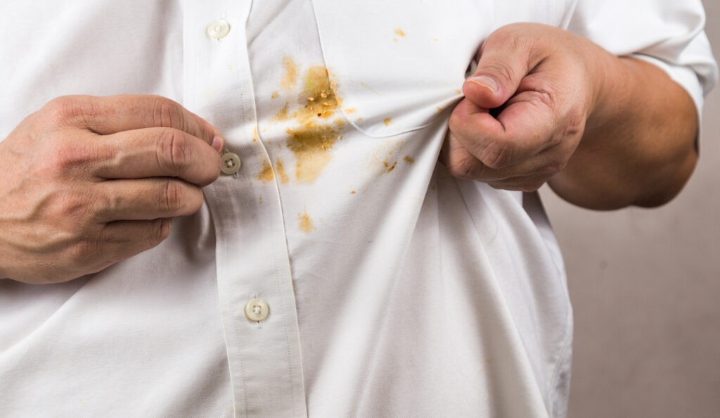quitar manchas de queso de la ropa